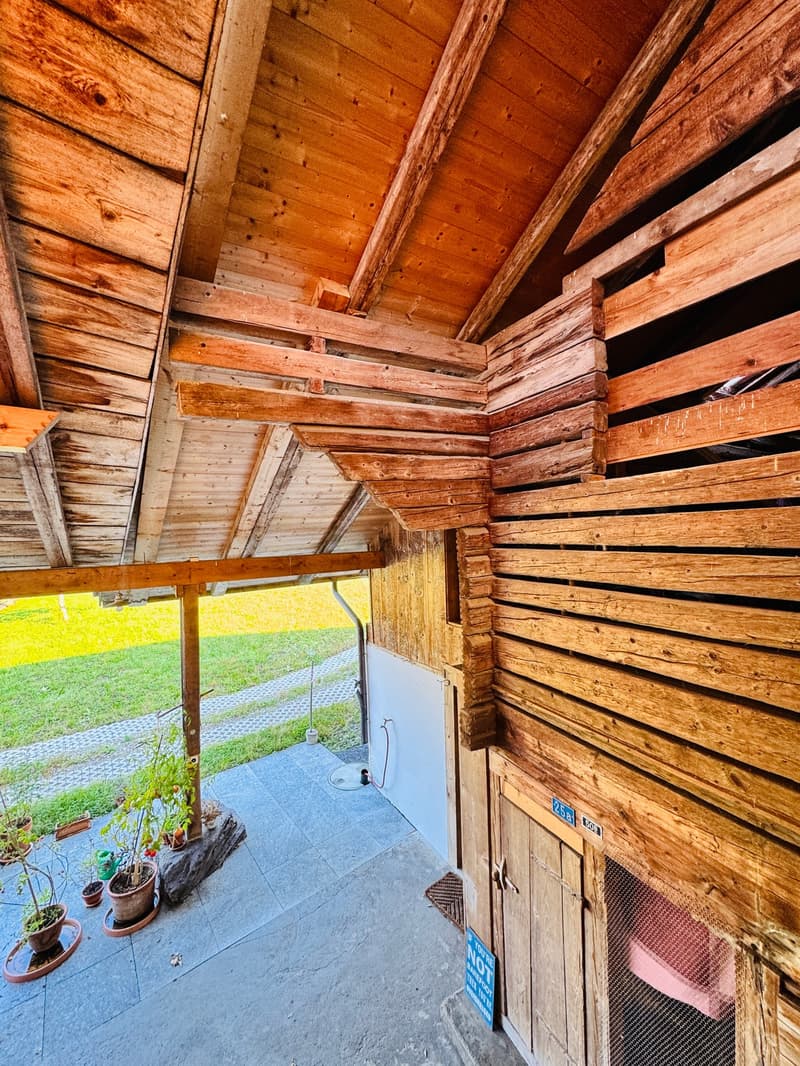 Arrive, feel good – semi-detached house with building land reserve in Hofstetten near Brienz (6)