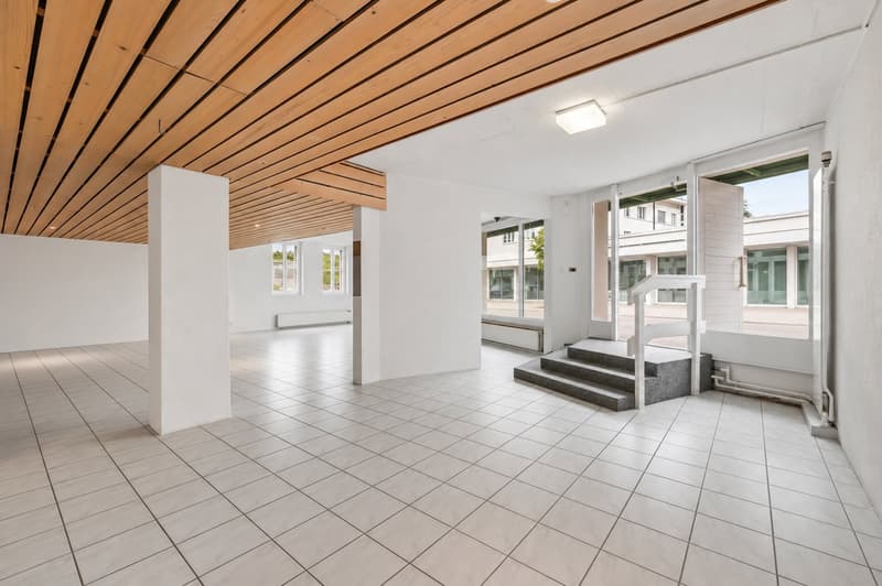 Un espace commercial généreusement dimensionné - à proximité de la gare de Herzogenbuchsee vous attend. (3)