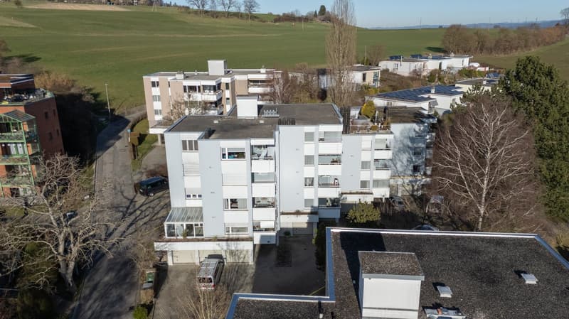 Appartement unique de 3,5 pièces avec parking extérieur (20)
