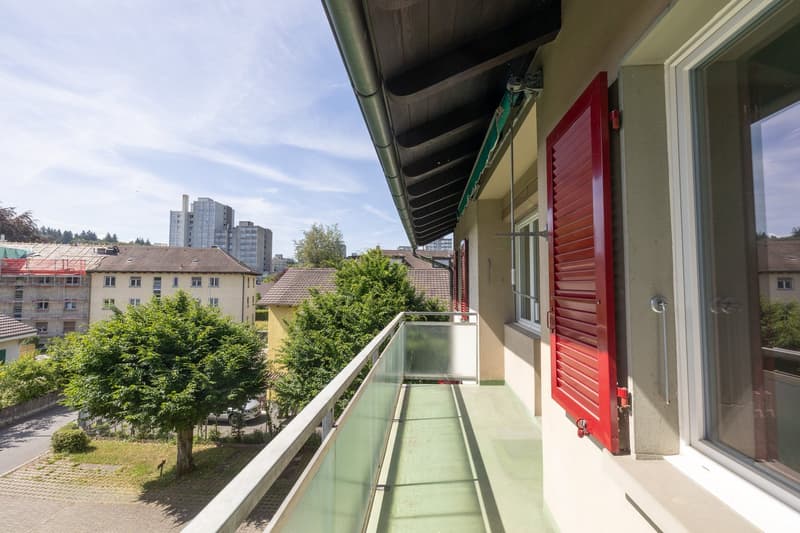 4-bedroom apartment in a quiet and central location with design potential (10)