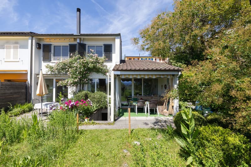 Charmantes Reiheneinfamilienhaus mit Gartenoase und Weitsicht (2)