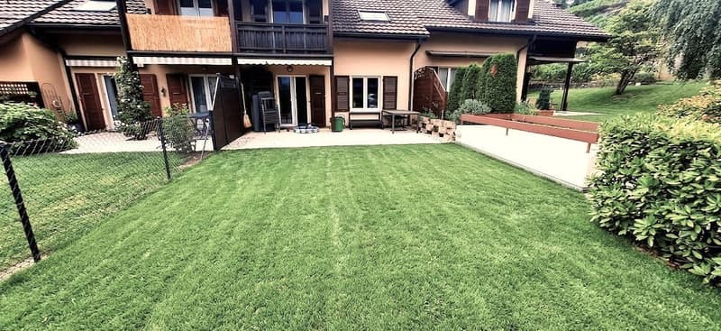 Bella casa semidetached ristrutturata con 4,5 locali, terrazza, giardino e garage (1)