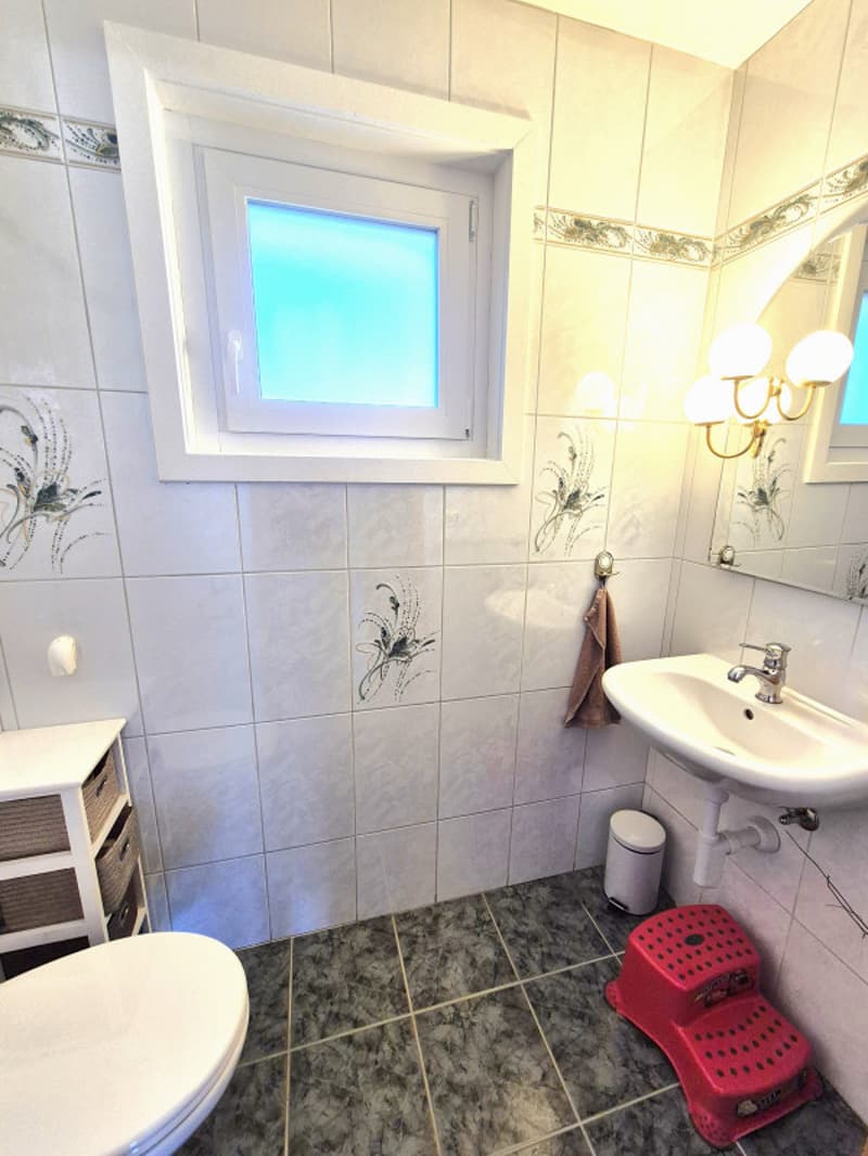 Maison mitoyenne de 4,5 pièces, panneaux solaire, avec terrasse garage (9)