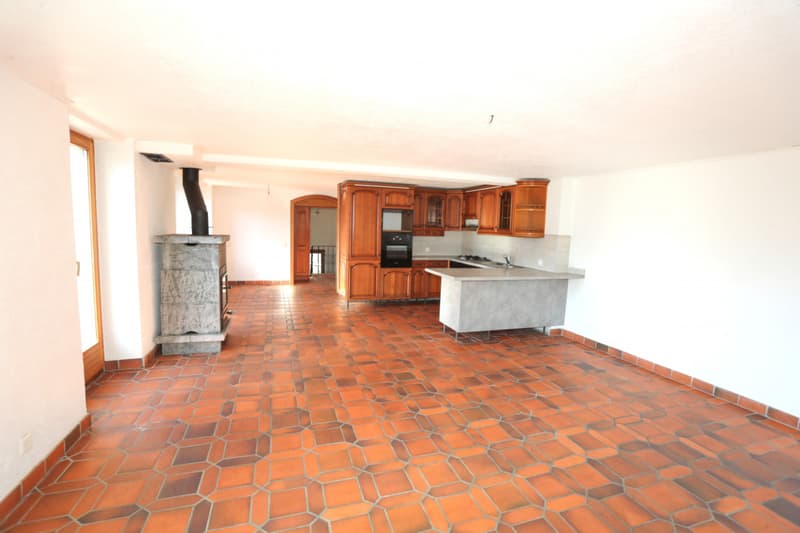 Maison de 2 appartements 3,5 pièces + 1 studio indépendant, Grand potentiel ! (5)