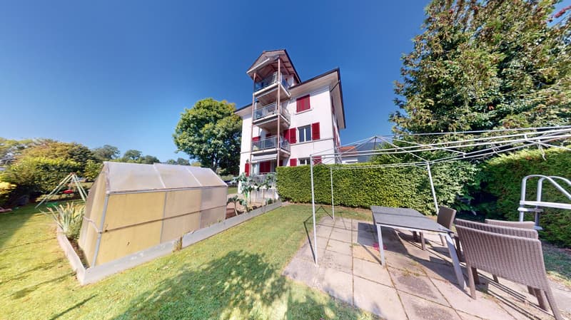 Central multi-family house with large garden (14)