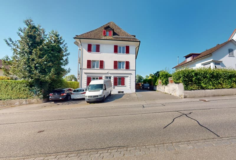 Central multi-family house with large garden (13)