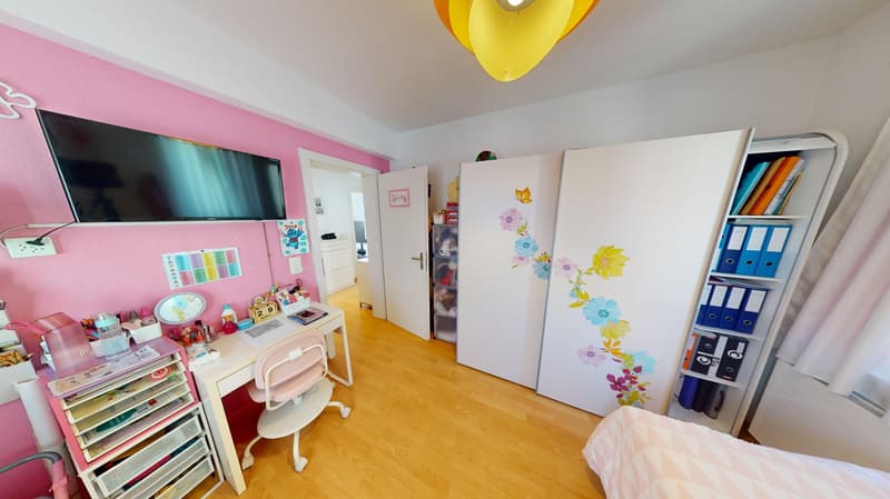 Central multi-family house with large garden (10)