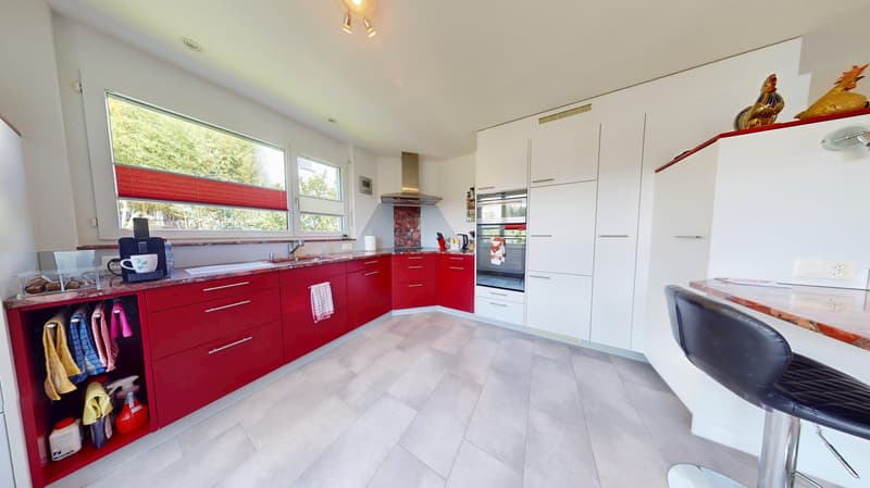Stilvolle 4.5-Zimmer-Wohnung mit grosszügigem Balkon (4)