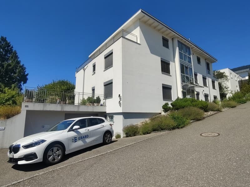 Stilvolle 4.5-Zimmer-Wohnung mit grosszügigem Balkon (1)