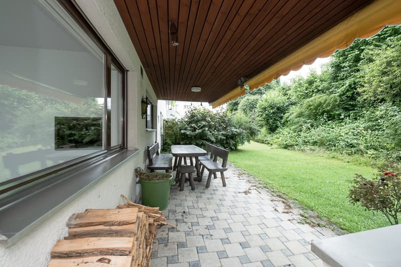 5 Bedroom Ground Floor Apartment with Garden, Fireplace & Shared Sauna (2)