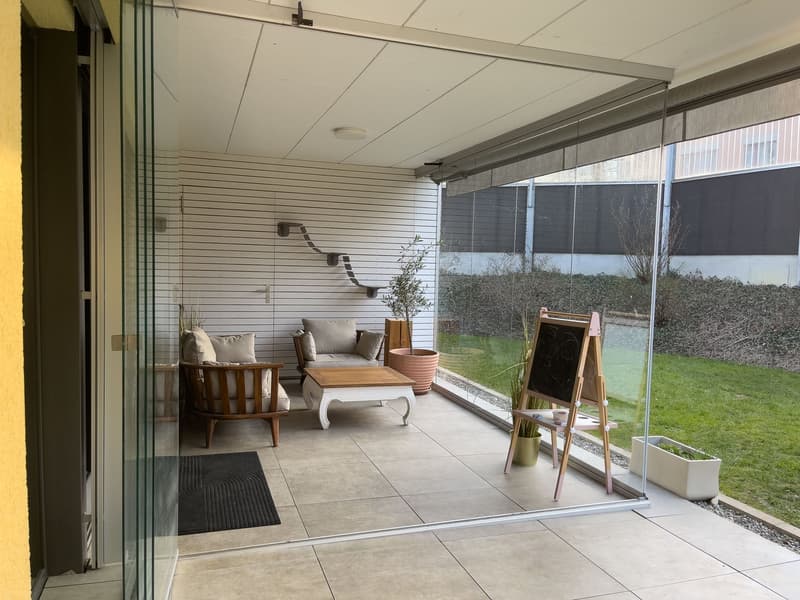 Appartement de 3,5 pièces au rez-de-chaussée avec 1 place de parking à vendre (20)