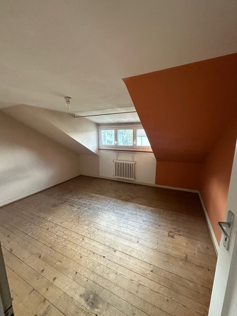 Stanza secondaria / piccola soffitta in affitto – ideale come spazio di stoccaggio (2)