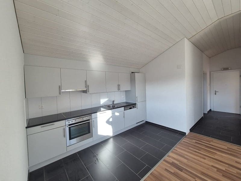 Charmante 2-Zimmer-Dachgeschosswohnung mit Balkon in Steinach (3)