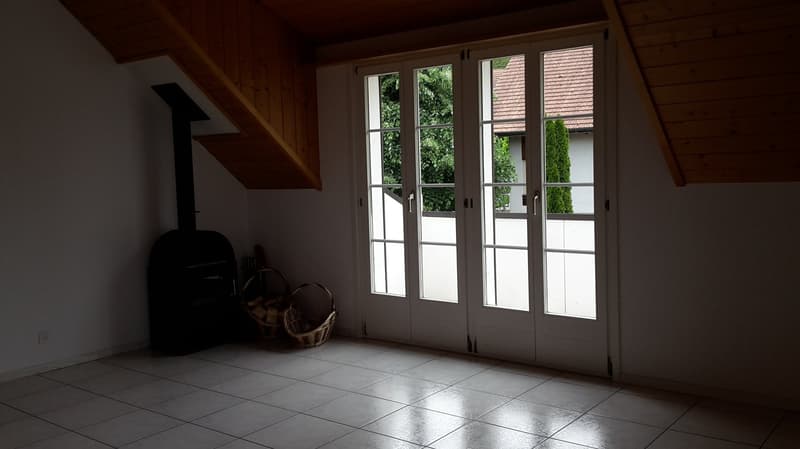 Charmante Dachwohnung im ländlichen Mühleberg zu vermieten (5)