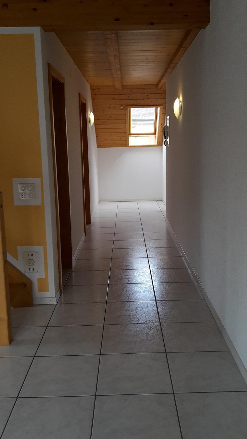 Charmante Dachwohnung im ländlichen Mühleberg zu vermieten (4)