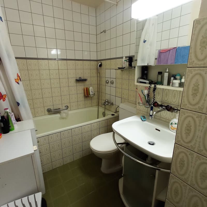 Gemütliche 3.5-Zimmerwohnung mit charmanten Dachschrägen (6)