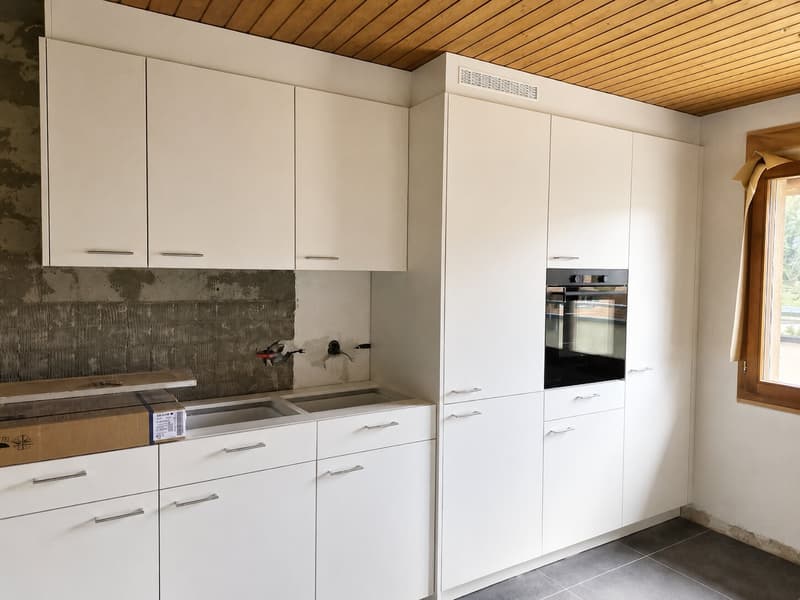 5.5-Zimmer-Wohnung mit weitläufiger 70 m² Terrasse und schöner Aussicht (2)