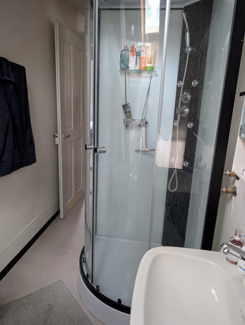 Befristete 3-Zimmer-Dachwohnung nahe Lorrainebad (bis 15.12.2026) (7)