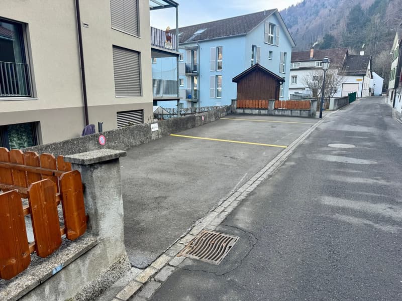 20 unités d'habitation / parking souterrain / peuvent être créées / zone d'aménagement avec objets existants (6)