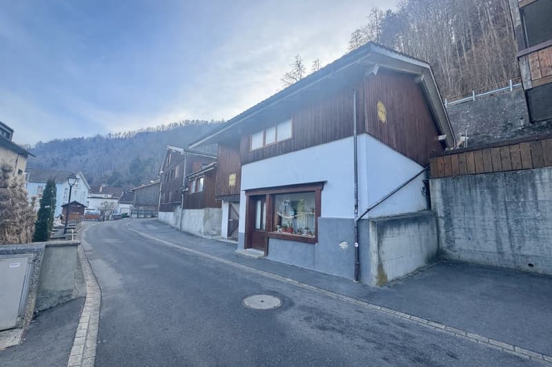 20 unités d'habitation / parking souterrain / peuvent être créées / zone d'aménagement avec objets existants (5)
