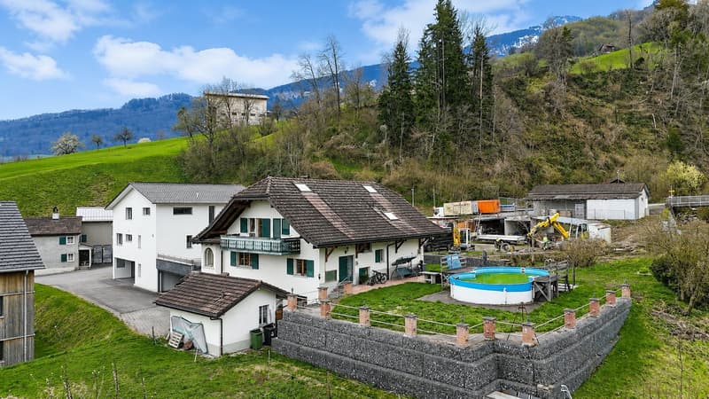 Einfamilienhaus mit zusätzlicher Einliegerwohnung (1)