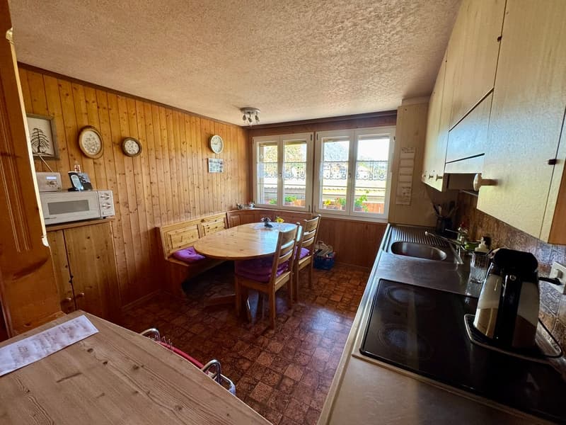 Charmante 4-Zimmer-Wohnung mit Bergblick in Lenk im Simmental (2)