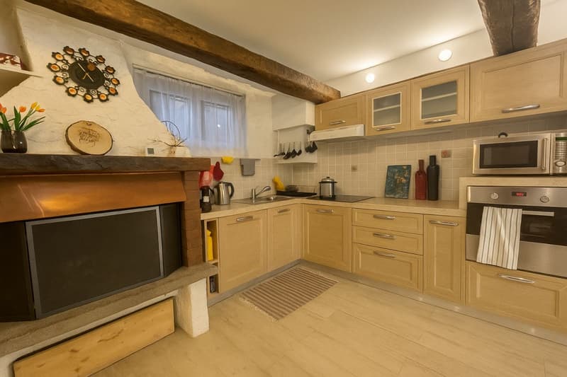 TAVERNE I CASA UNIFAMILIARE CON GIARDINO CURATO IN ZONA TRANQUILLA (8)