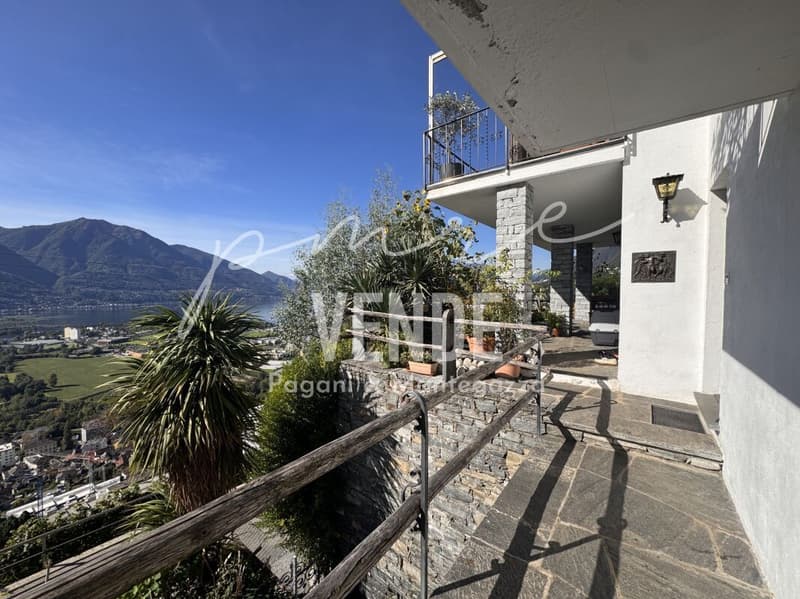 5.5-Zimmer-Villa mit traumhafter Seesicht in Gordola (Zweitwohnsitz) (2)