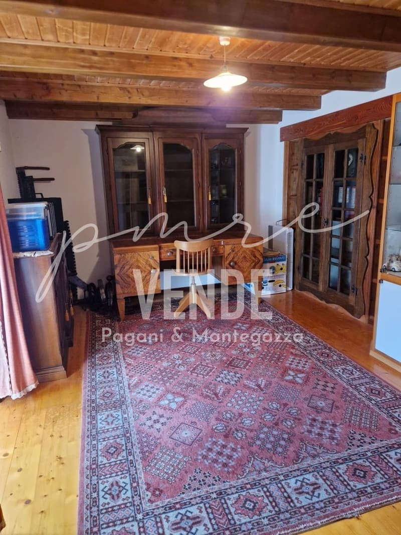 Appartement charmant de 5.0 pièces dans une maison rustique à deux familles avec grotte et jardin panoramique (8)