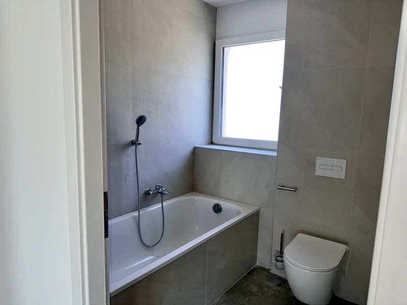 Aproz (Sion) 4.5 rooms new on the top floor with large balcony (11)