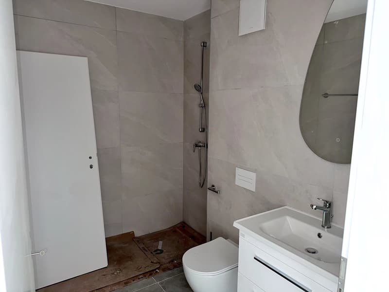 Aproz (Sion) 4.5 rooms new on the top floor with large balcony (9)