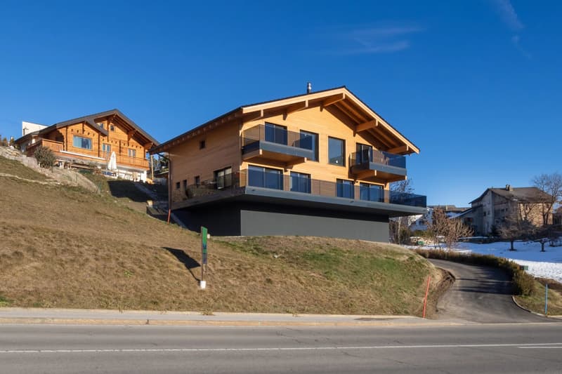 Modern 6.5-room chalet with elevator, panoramic view, and high-end finishes in Lens / Crans-Montana (5)