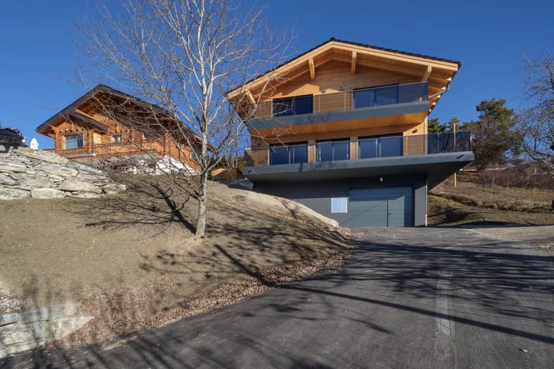 Chalet 5.5 rooms near Crans-Montana (1)