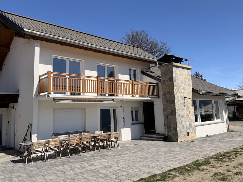 6.5-room chalet with panoramic view in Bluche / Crans-Montana ? Sale to foreigners authorized (1)