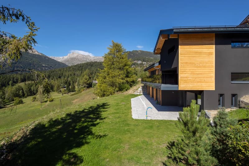 Exceptional 5.5-room chalet in Crans-Montana – Breathtaking view and jacuzzi (5)