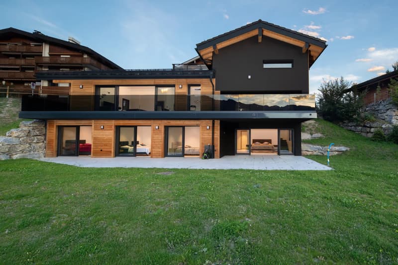 Exceptional 5.5-room chalet in Crans-Montana – Breathtaking view and jacuzzi (4)