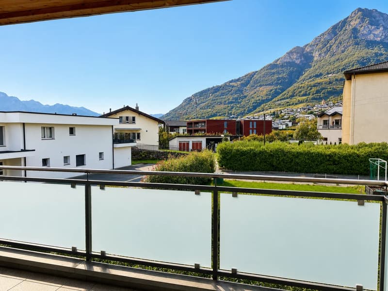 Fully ? Apartments 3.5 rooms with balcony, garage and parking spaces (2)