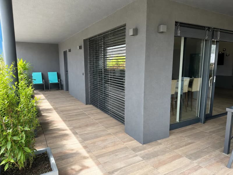 3.5 room apartment with large covered terrace (4)
