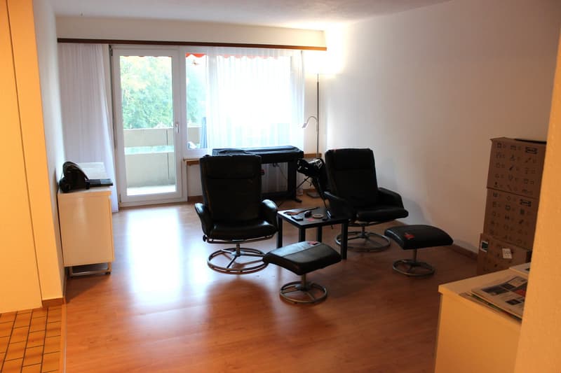 preiswerte 3,5-Zimmer-Wohnung inbegriffen Parkplatz in Einstellhalle (4)