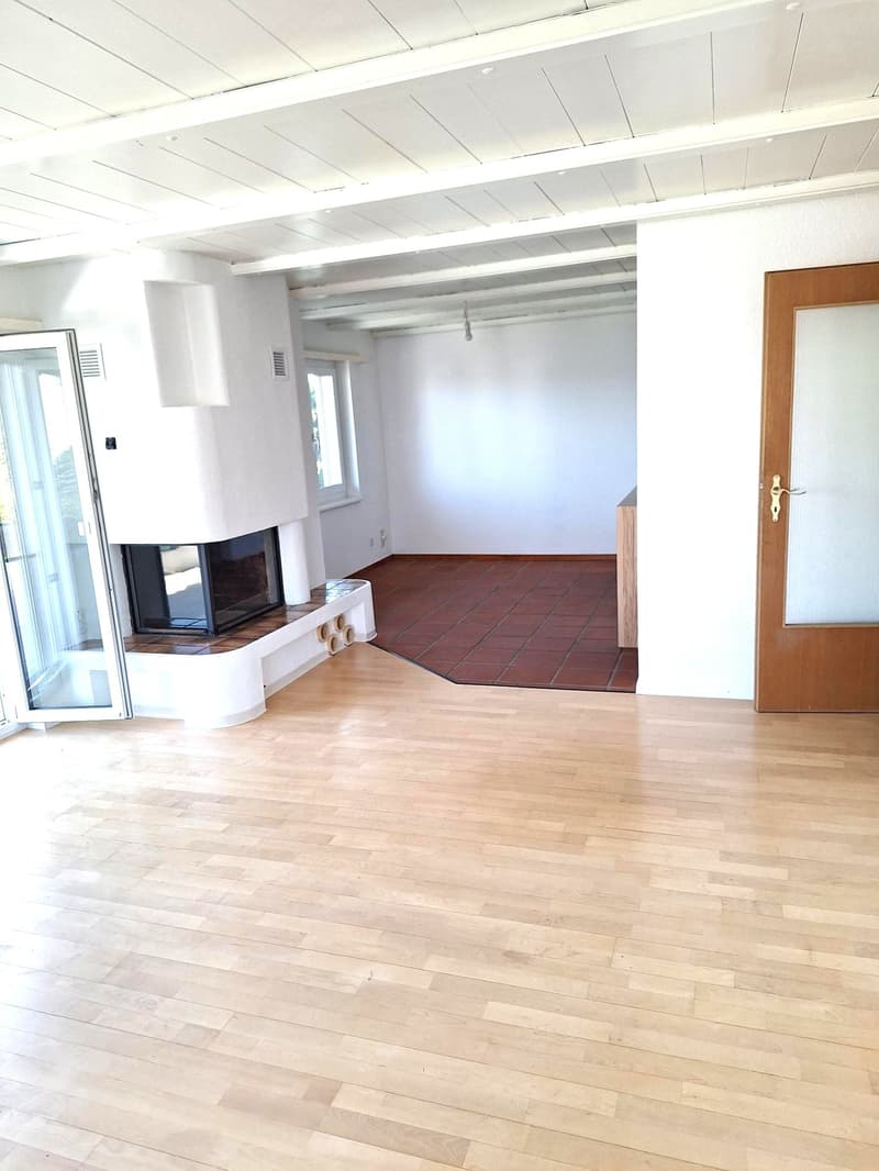 Sehr gepflegte 4.5-Zimmer-Wohnung im 1.Stock Ost mit Keller und Autogarage in Attiswil (1)