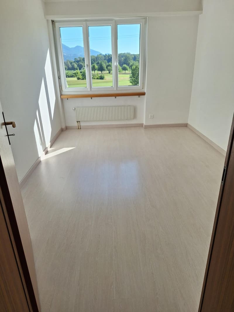 4.5-Zimmer-Wohnung im 2. OG (94 m2) mit Balkon (16 m2), inkl. Parkplatz in AEH (6)