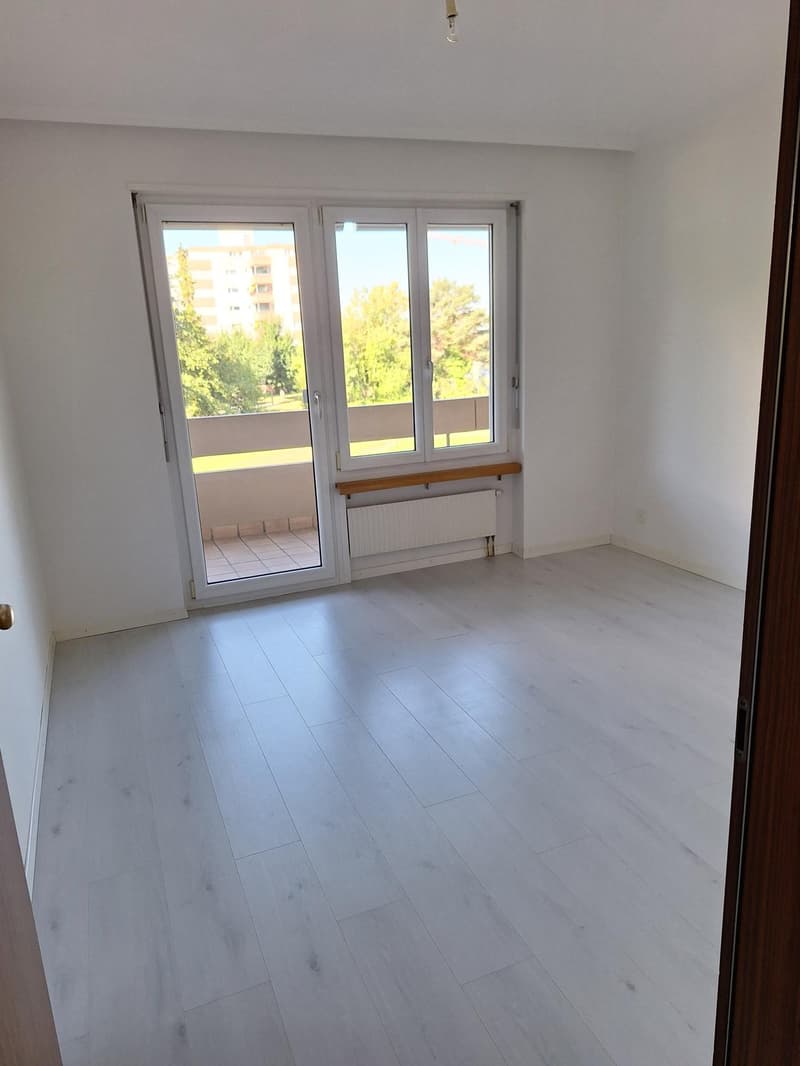 4.5-Zimmer-Wohnung im 2. OG (94 m2) mit Balkon (16 m2), inkl. Parkplatz in AEH (5)