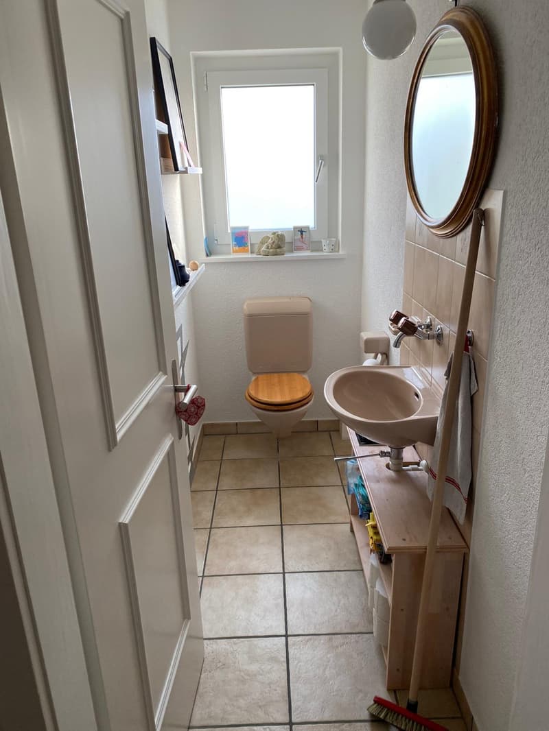 Charmantes 5.5-Zimmer-Haus mit schönem Garten in Niederwil bei Riedholz (12)