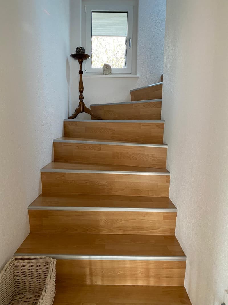 Charmantes 5.5-Zimmer-Haus mit schönem Garten in Niederwil bei Riedholz (13)