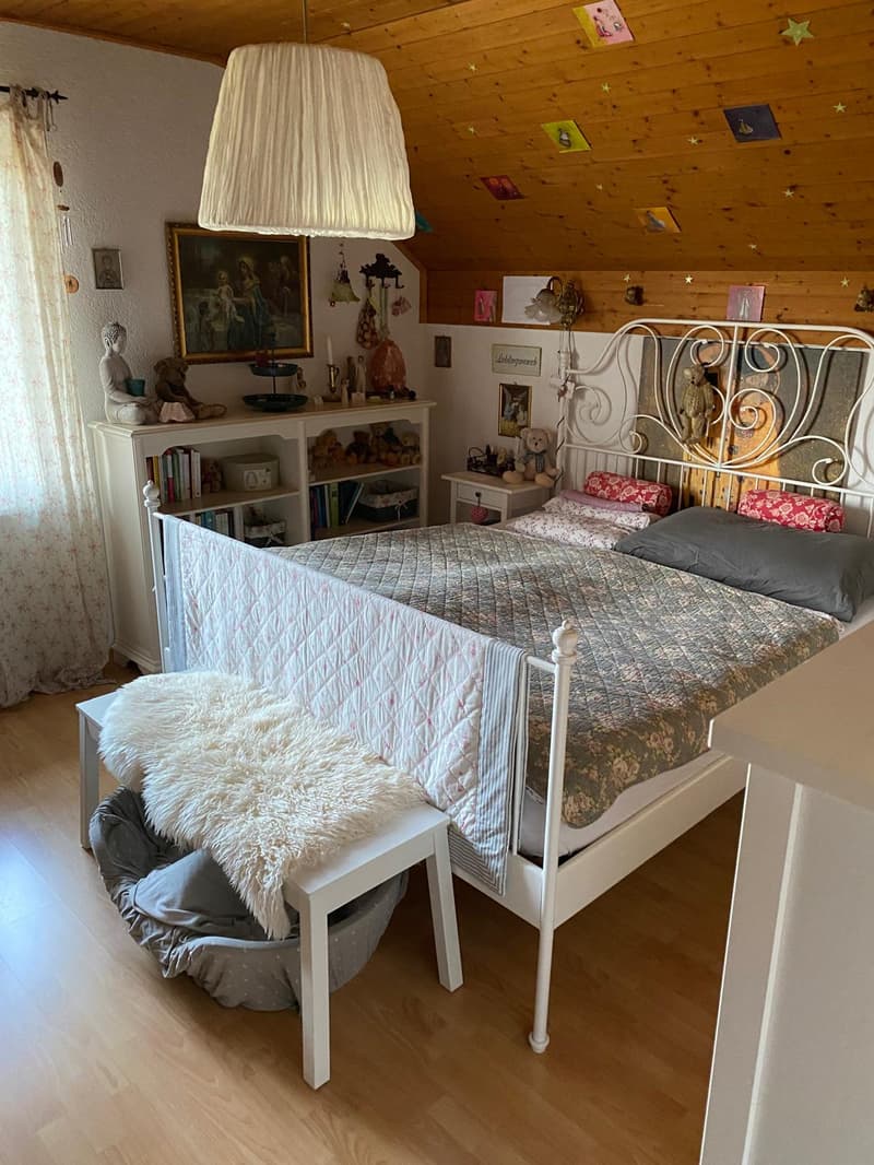 Charmantes 5.5-Zimmer-Haus mit schönem Garten in Niederwil bei Riedholz (18)