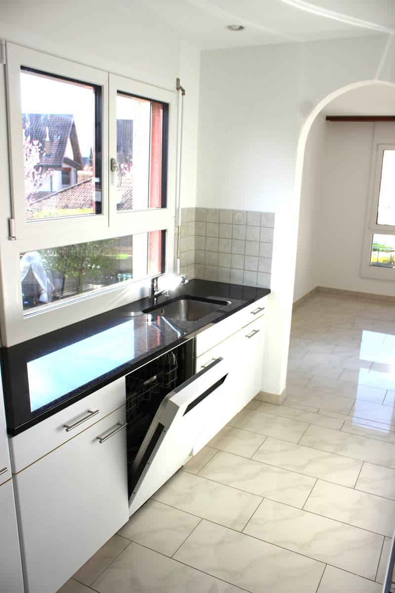 Sehr attraktive und erst renovierte 4,5-Zimmer-Eigentumswohnung mit Balkon inkl. PP AEH (7)