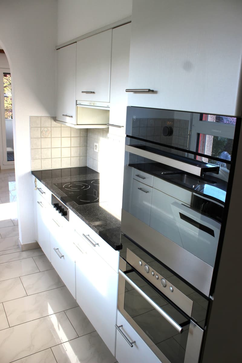 Sehr attraktive und erst renovierte 4,5-Zimmer-Eigentumswohnung mit Balkon inkl. PP AEH (8)