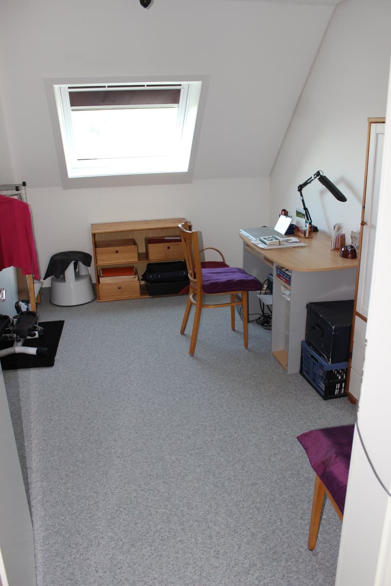 4.5-Zimmer-Maisonette-Wohnung, renoviert und mit wunderbarer Aussicht (11)
