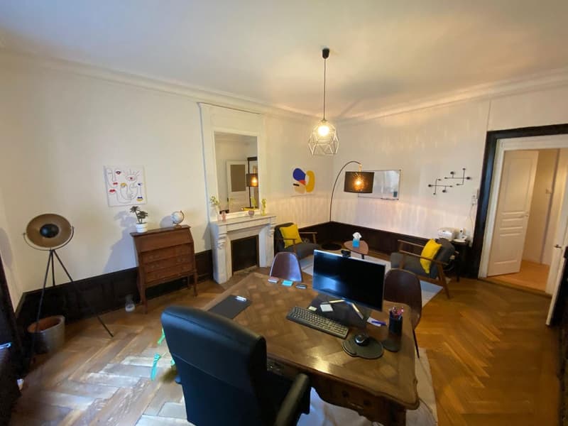 Prächtige Büros mit 5,5 Zimmern im Herzen von Freiburg (2)