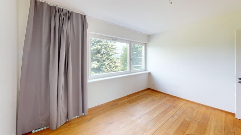 Spacieuse villa bénéficiant de calme et d'une très belle intimité (12)